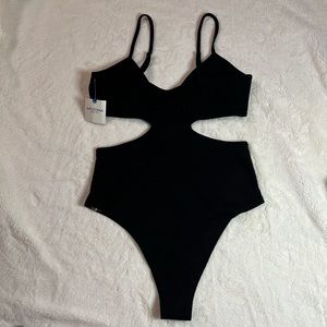 Arizona Cutout Top (Black)